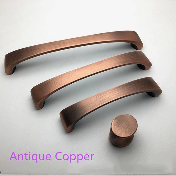 Perillas de cajón de bronce y  - Restoration Hardware Furniture Used reseña y precio